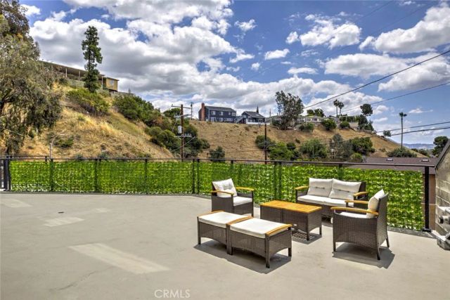 8504 Outland View, Sun Valley, CA 91352