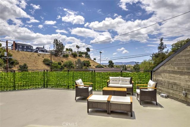 8504 Outland View, Sun Valley, CA 91352