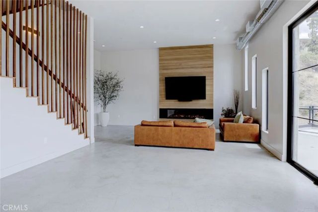 8504 Outland View, Sun Valley, CA 91352