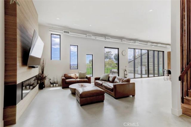 8504 Outland View, Sun Valley, CA 91352
