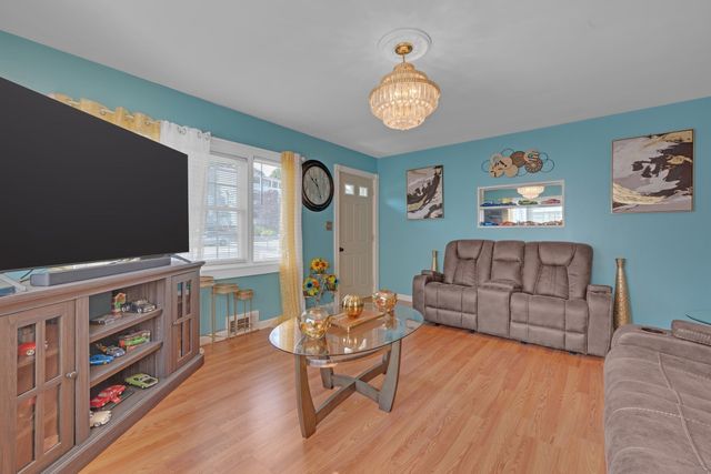 10 Union St, Southbridge, MA 01550