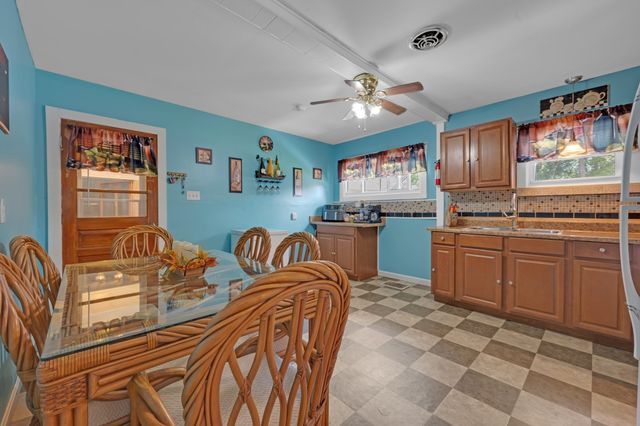 10 Union St, Southbridge, MA 01550