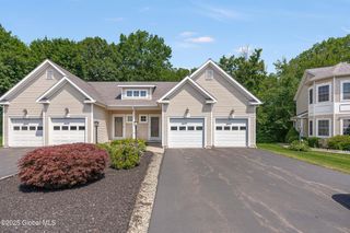 11 Jordan Point Drive, North Greenbush, NY 12180