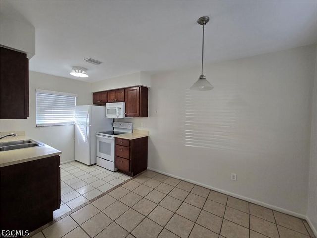 4803 Triton CT E 2, Cape Coral, FL 33904