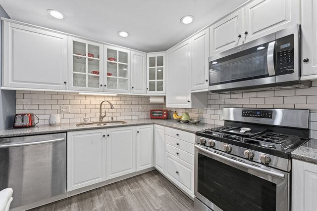 1804 Fayette Walk D, Hoffman Estates, IL 60169