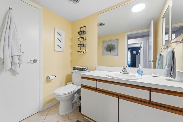 1804 Fayette Walk D, Hoffman Estates, IL 60169