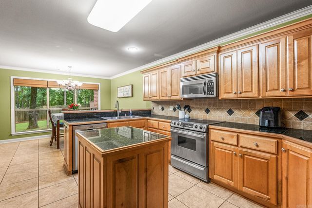 234 Summit Valley Circle, Maumelle, AR 72113