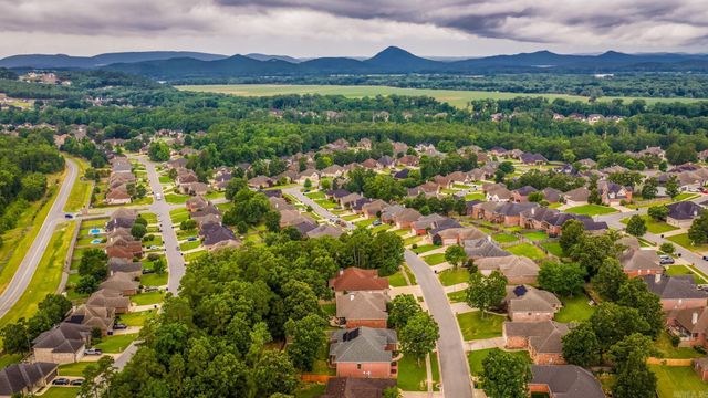 234 Summit Valley Circle, Maumelle, AR 72113