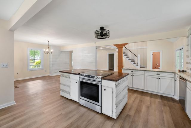 162 Whippoorwill Drive, Summerville, SC 29483