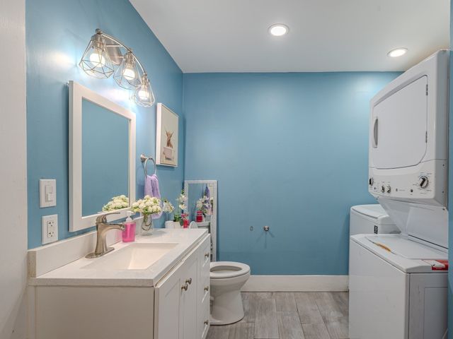72 Mount Vernon St, Fitchburg, MA 01420