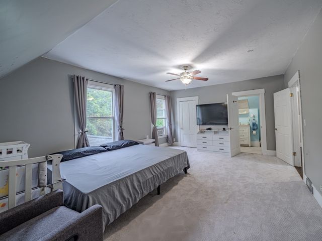 72 Mount Vernon St, Fitchburg, MA 01420