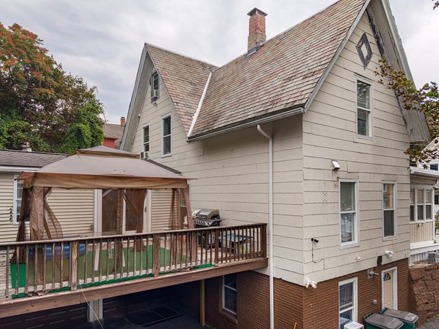 72 Mount Vernon St, Fitchburg, MA 01420