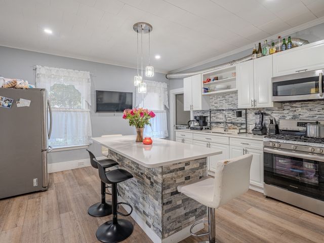 72 Mount Vernon St, Fitchburg, MA 01420