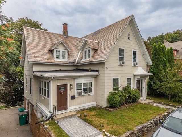 72 Mount Vernon St, Fitchburg, MA 01420