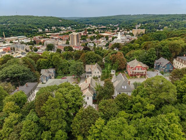72 Mount Vernon St, Fitchburg, MA 01420