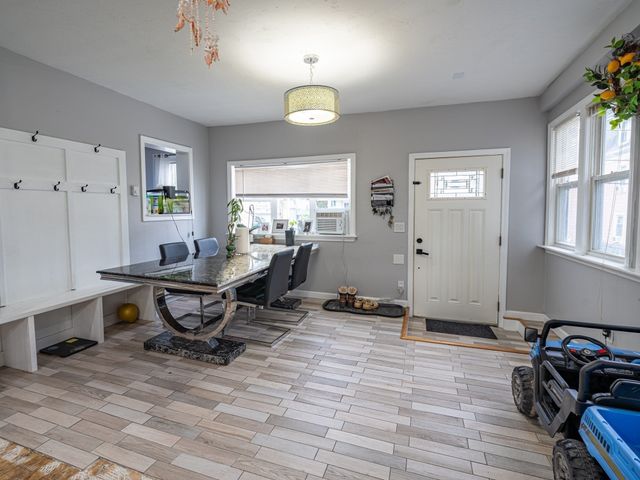 72 Mount Vernon St, Fitchburg, MA 01420