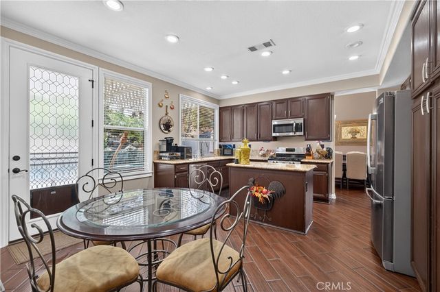 992 Chinotto Circle, Corona, CA 92881