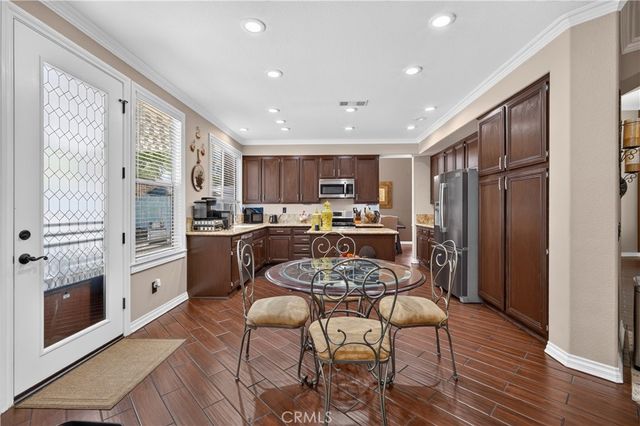 992 Chinotto Circle, Corona, CA 92881
