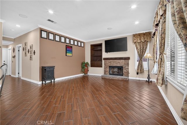 992 Chinotto Circle, Corona, CA 92881