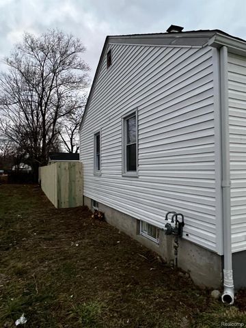 8695 Evergreen Avenue, Detroit, MI 48228