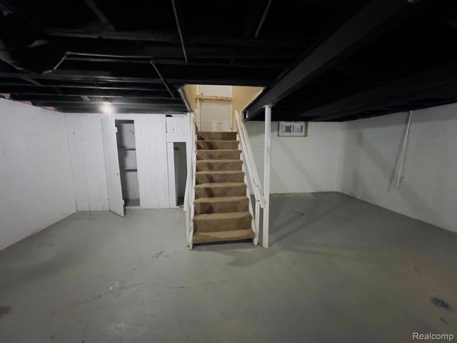 8695 Evergreen Avenue, Detroit, MI 48228