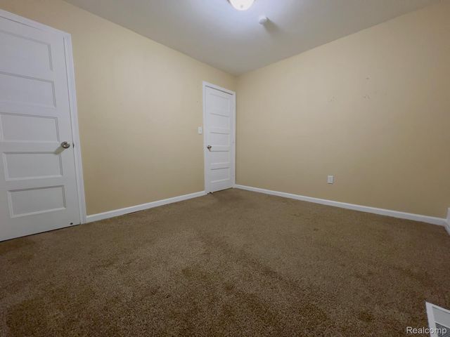 8695 Evergreen Avenue, Detroit, MI 48228