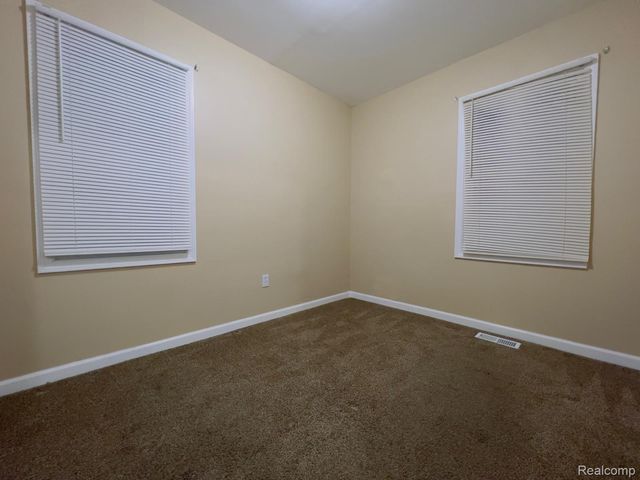 8695 Evergreen Avenue, Detroit, MI 48228