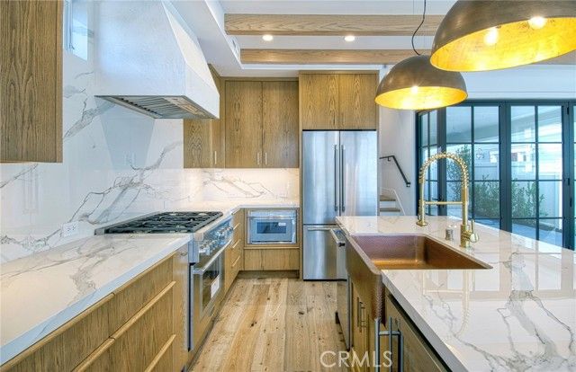 710 Avocado Avenue A, Corona Del Mar (newport Beach), CA 92625