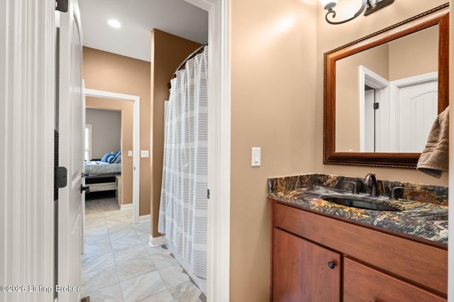 2024 Vincennes Pl, Floyds Knobs, IN 47119