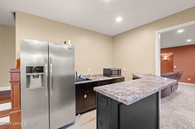 2024 Vincennes Pl, Floyds Knobs, IN 47119