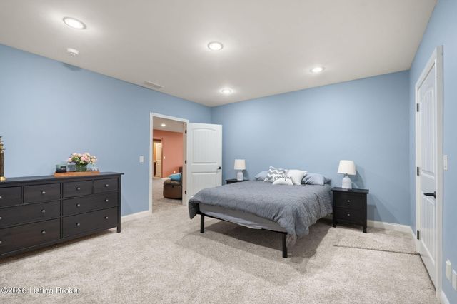2024 Vincennes Pl, Floyds Knobs, IN 47119
