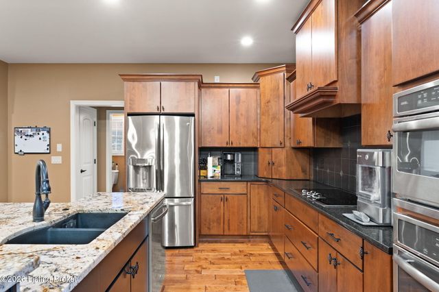 2024 Vincennes Pl, Floyds Knobs, IN 47119