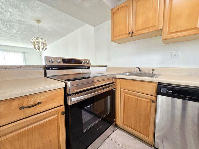 2625 STATE ROAD 590 1913, Clearwater, FL 33759