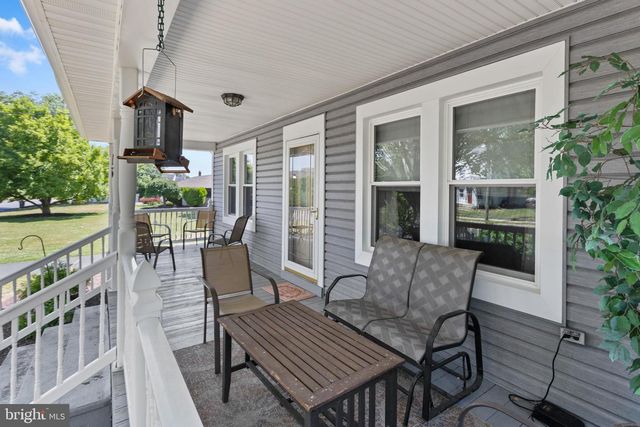 16 HOLLOWAY LN, Bordentown, NJ 08505