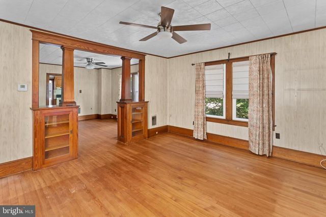 16 HOLLOWAY LN, Bordentown, NJ 08505