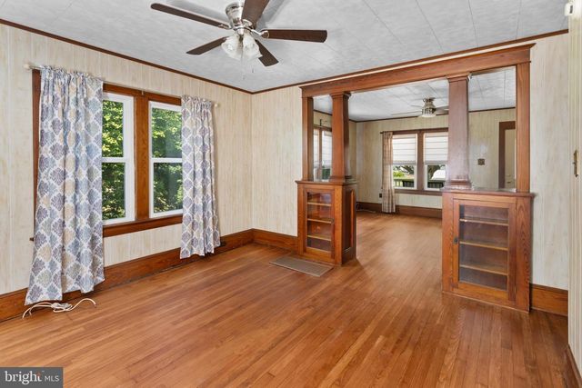 16 HOLLOWAY LN, Bordentown, NJ 08505