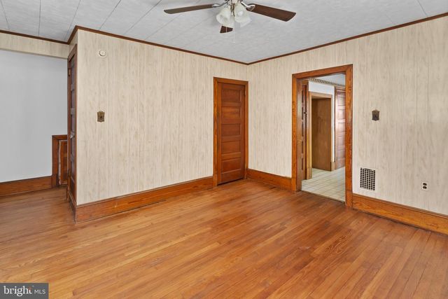 16 HOLLOWAY LN, Bordentown, NJ 08505
