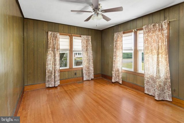 16 HOLLOWAY LN, Bordentown, NJ 08505