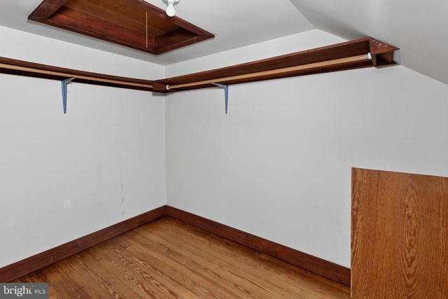 16 HOLLOWAY LN, Bordentown, NJ 08505