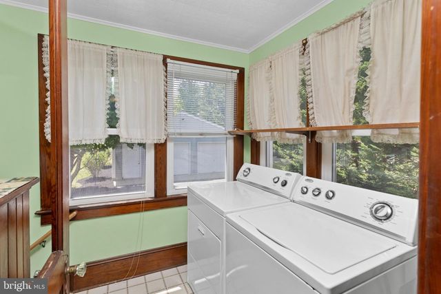16 HOLLOWAY LN, Bordentown, NJ 08505