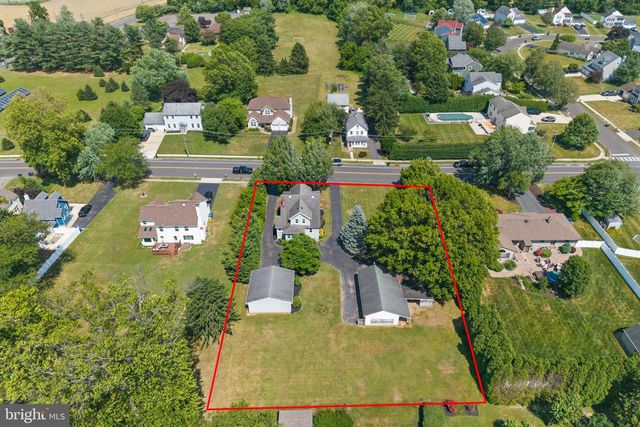 16 HOLLOWAY LN, Bordentown, NJ 08505