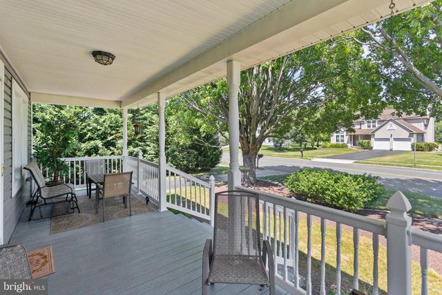 16 HOLLOWAY LN, Bordentown, NJ 08505