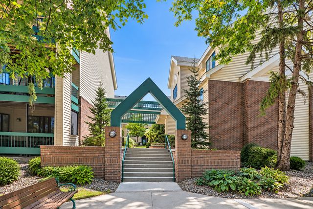 7601 Edinborough Way 6308, Edina, MN 55435
