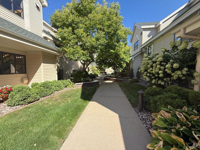 7601 Edinborough Way 6308, Edina, MN 55435