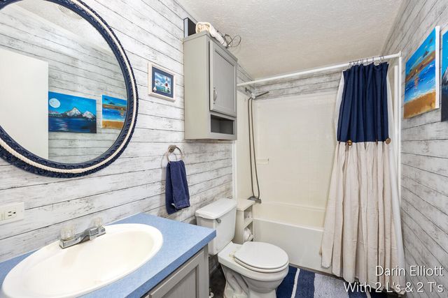 280 W Scarlet Oak Drive, Coopersville, MI 49404