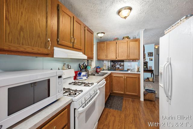 280 W Scarlet Oak Drive, Coopersville, MI 49404