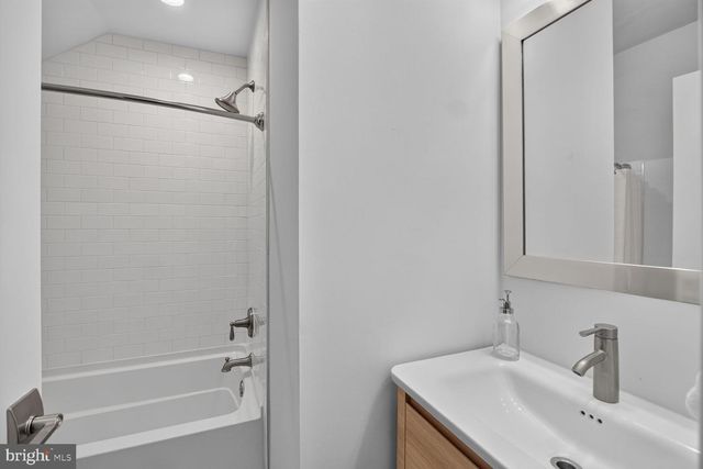 7110 ALASKA AVE NW, Washington, DC 20012