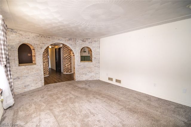 71 Trails End, Toronto, OH 43964