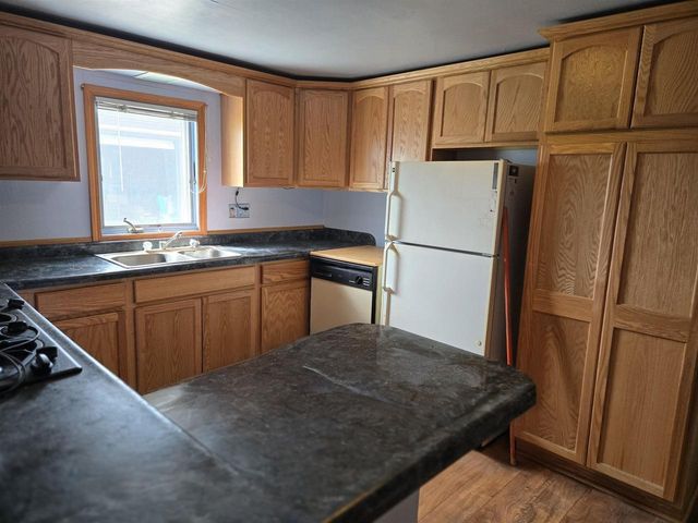 2020 HERMAN ROAD, Manitowoc, WI 54220