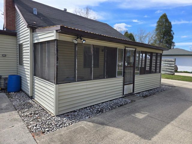 2020 HERMAN ROAD, Manitowoc, WI 54220